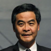梁振英